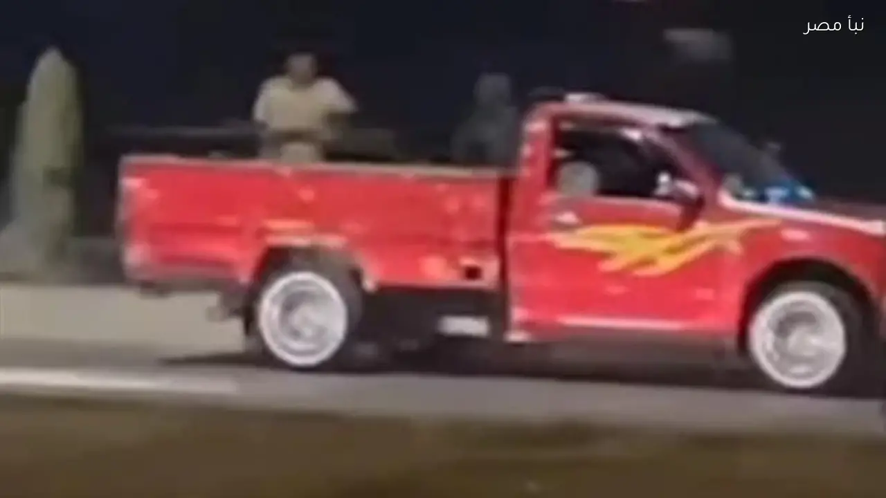 الأمن يبدأ فحص فيديو يوثق سرقة حديد حواجز القطار الكهربائي أمام حي الياسمين بالعاشر من رمضان