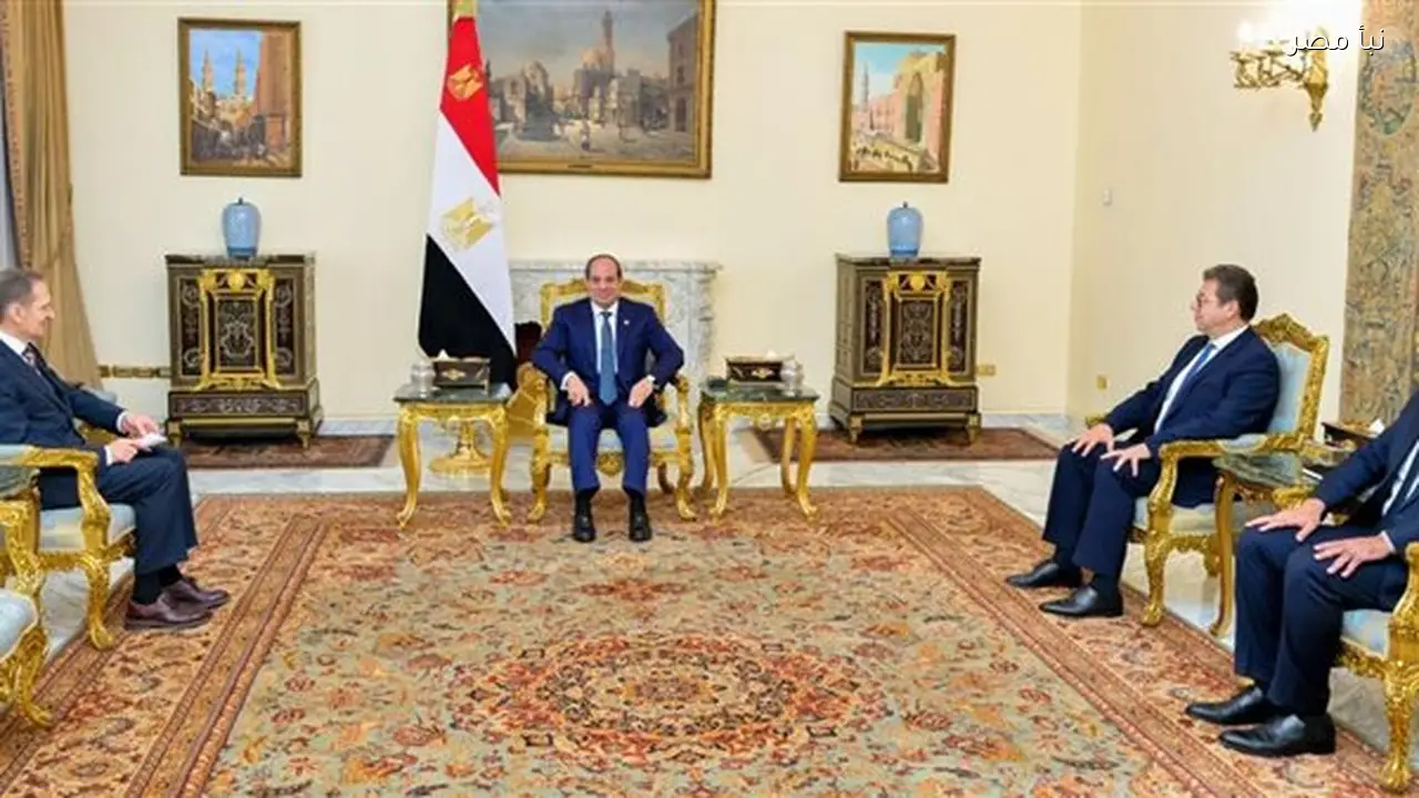 الرئيس السيسي يستقبل رئيس جهاز الاستخبارات الخارجية الروسية في حضور اللواء حسن رشاد