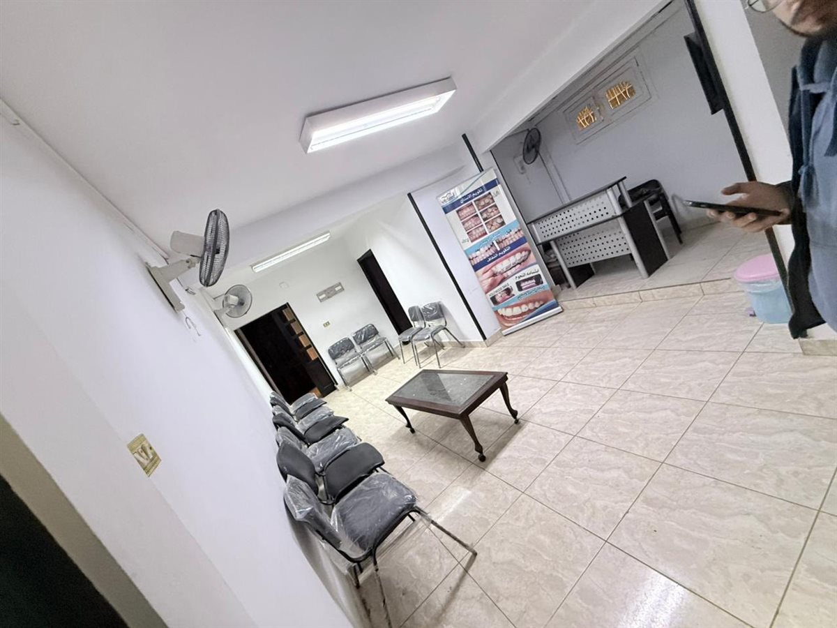 الصحة تغلق عيادة أسناني لعملها بدون ترخيص