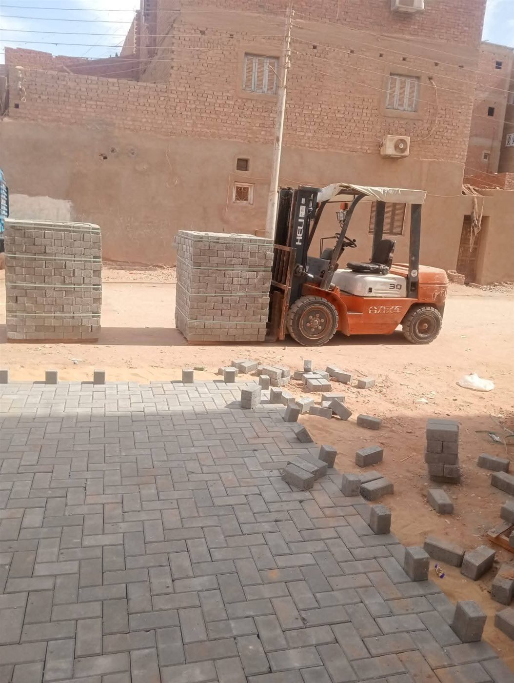 رصف طرق الوادى الجديد بالانترلوك