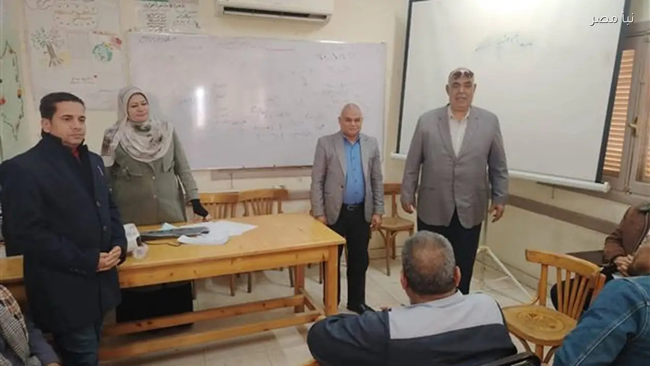 الوكيل الثقافي يزور برنامج تدريب معلمي العلوم العربية في الأزهر بسوهاج