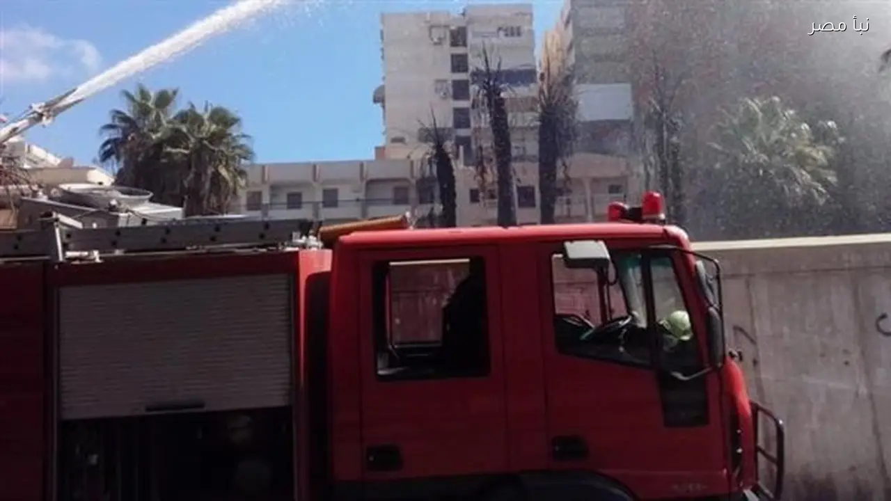اندلاع النيران في محيط مستشفى الهلال الأخضر بالعاشر من رمضان