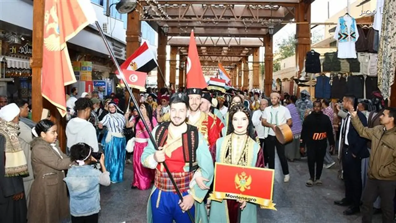 انطلاق مهرجان أسوان الدولي الثالث عشر للثقافة والفنون بعروض ديفيلية لعدد من الفرق الأجنبية والمصرية