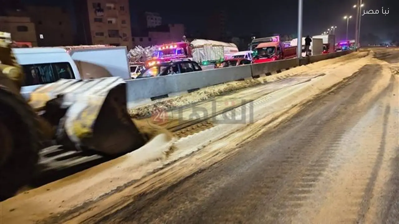 انقلاب سيارة محملة بالسولار على الدائري اتجاه المريوطية وتحرك من محافظة الجيزة لفرش الرمال لمنع الحوادث