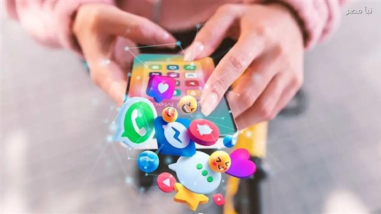 بريطانيا تدرس فرض قيود على وسائل التواصل الاجتماعي وروبوتات الدردشة