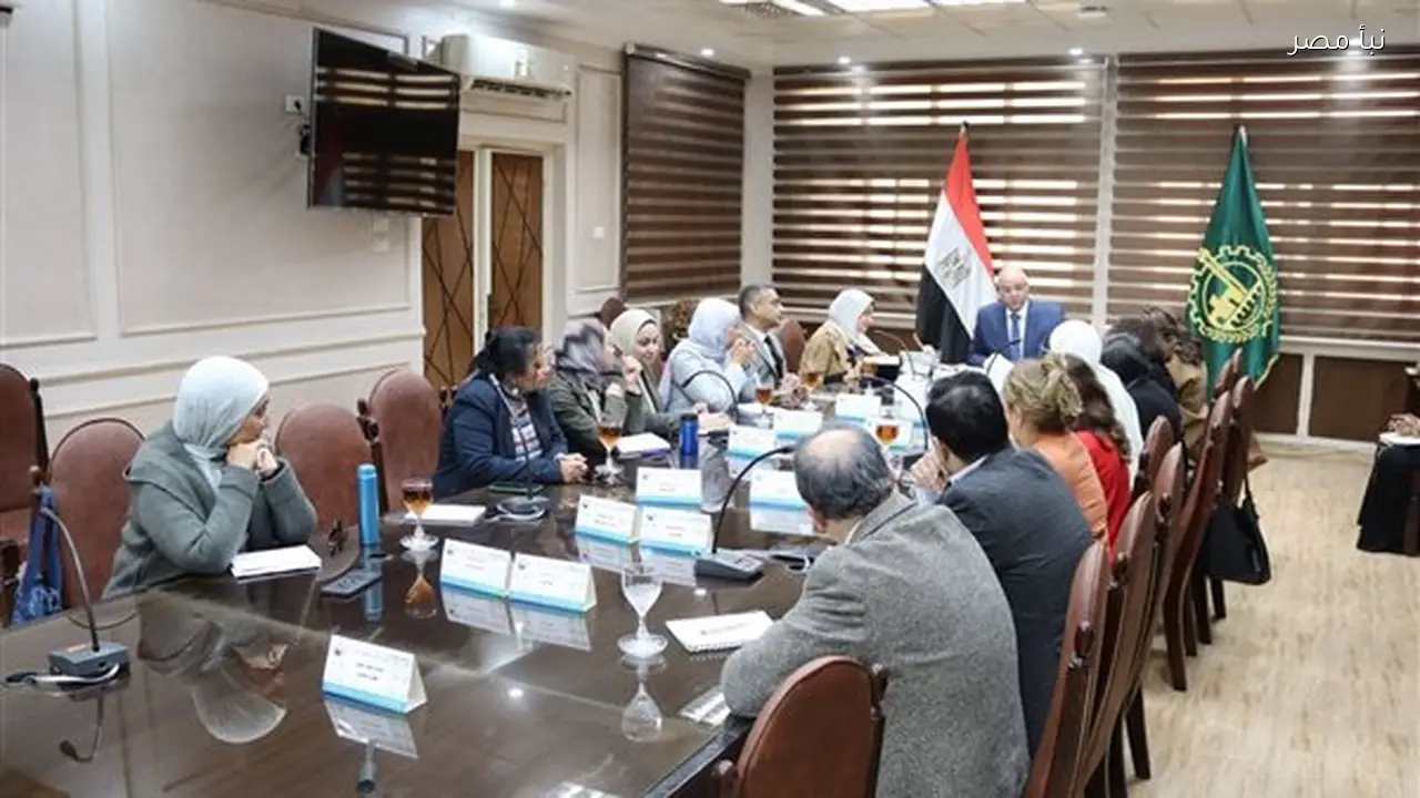 بعثة البنك الدولي تناقش مع محافظ القليوبية مستجدات مشروع إدارة تلوث الهواء والمخلفات