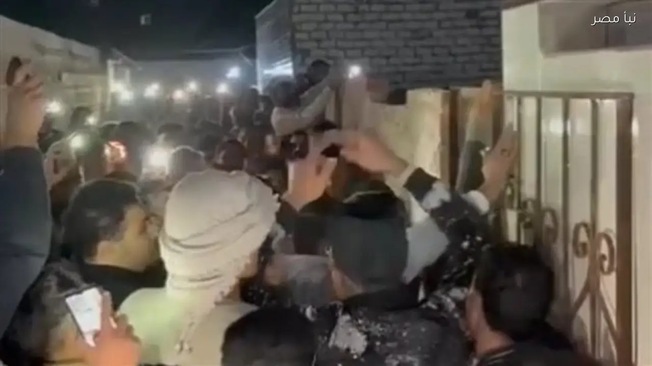 تشييع جثمان الطالب أيمن في الإسكندرية بعد قتله على يد ثلاثة أشخاص أثناء توجهه لشراء دواء