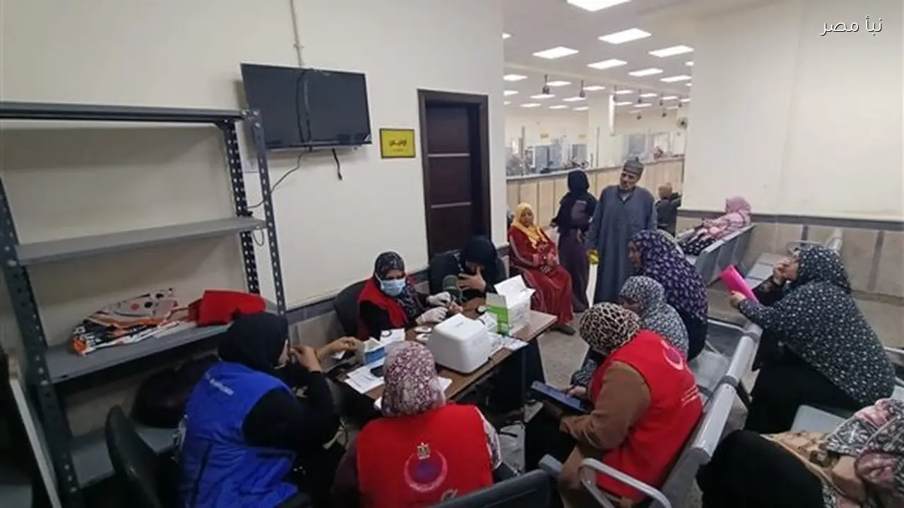 توزيع 350 كرتونة مواد غذائية و300 بطانية للأسر المحتاجة في محافظة البحيرة