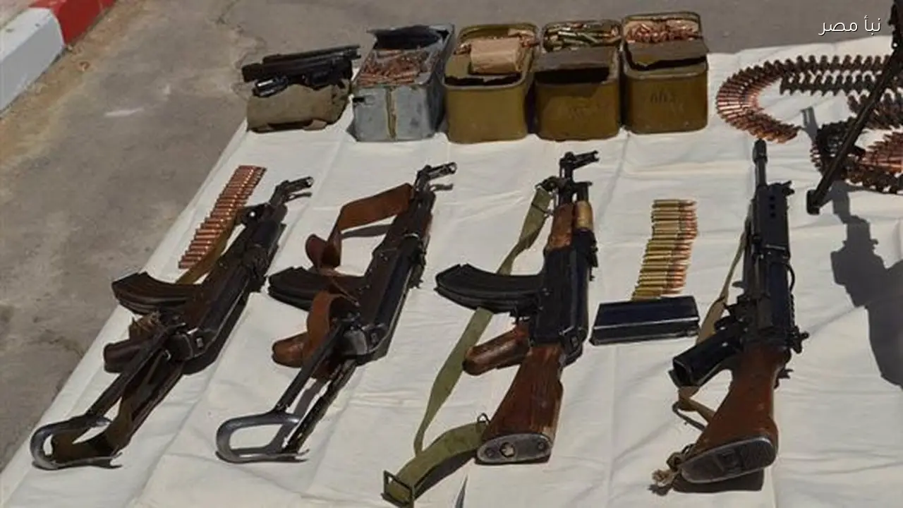 حبس ثلاثة أشخاص بينهم معلم أزهري بتهمة حيازة خمس بنادق آلية في قنا