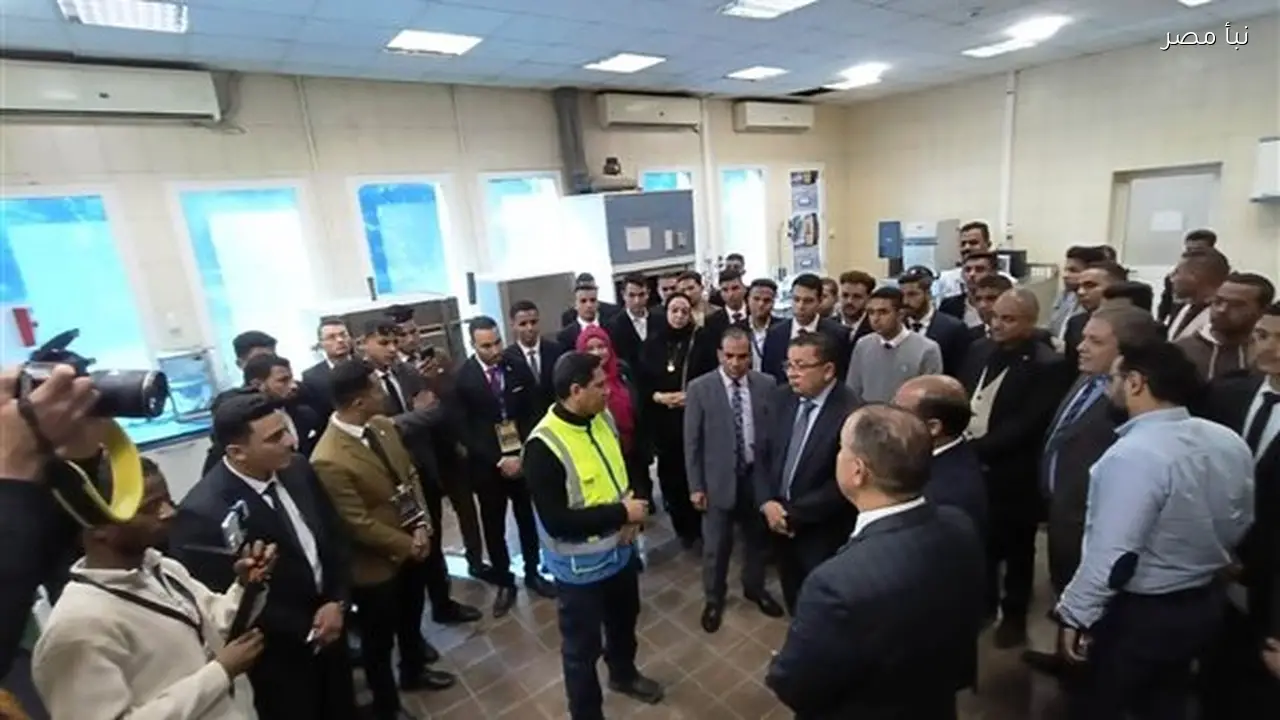 حقوق جامعة أسيوط تقيم حفل إفطار جماعي وتزور أحد المصانع لتعزيز التعاون الصناعي