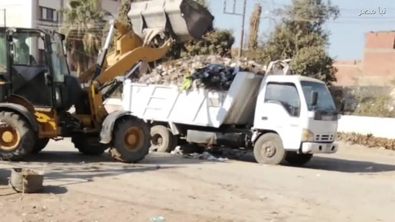 حملات نظافة شاملة ورفع الأتربة في طرق مدينة سنورس والقرى المجاورة بالفيوم