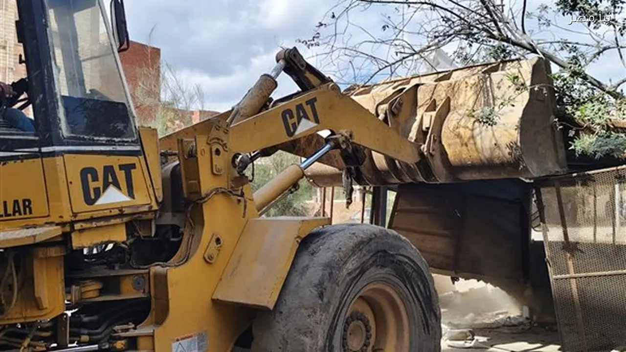 حي ثالث الإسماعيلية يبدأ حملة شاملة لإزالة التعديات ورفع الإشغالات من الشوارع