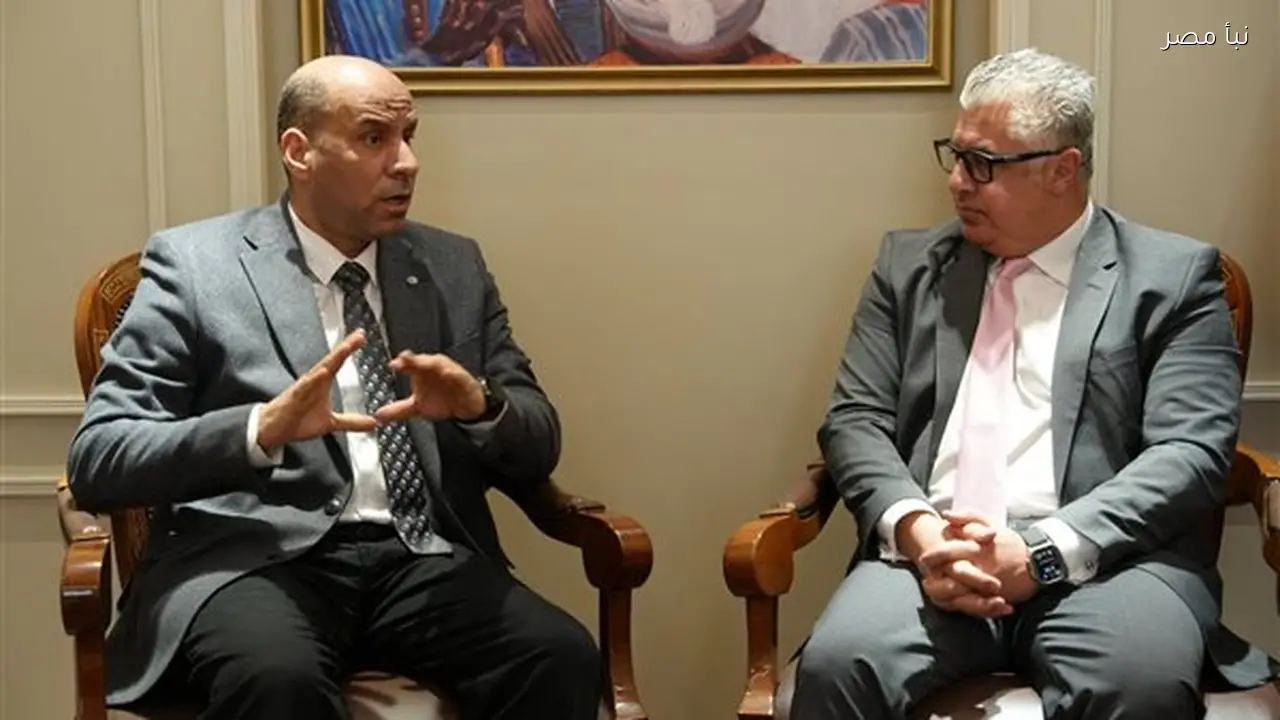 رئيس اقتصادية قناة السويس يلتقي وزير العمل لمناقشة سبل التعاون والتكامل الاقتصادي