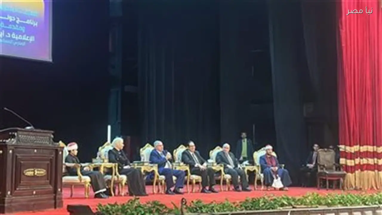 رئيس جامعة القاهرة يعبر عن أمنيته في أن يصبح مثل الشيخ محمد القلاجي حافظا لكتاب الله