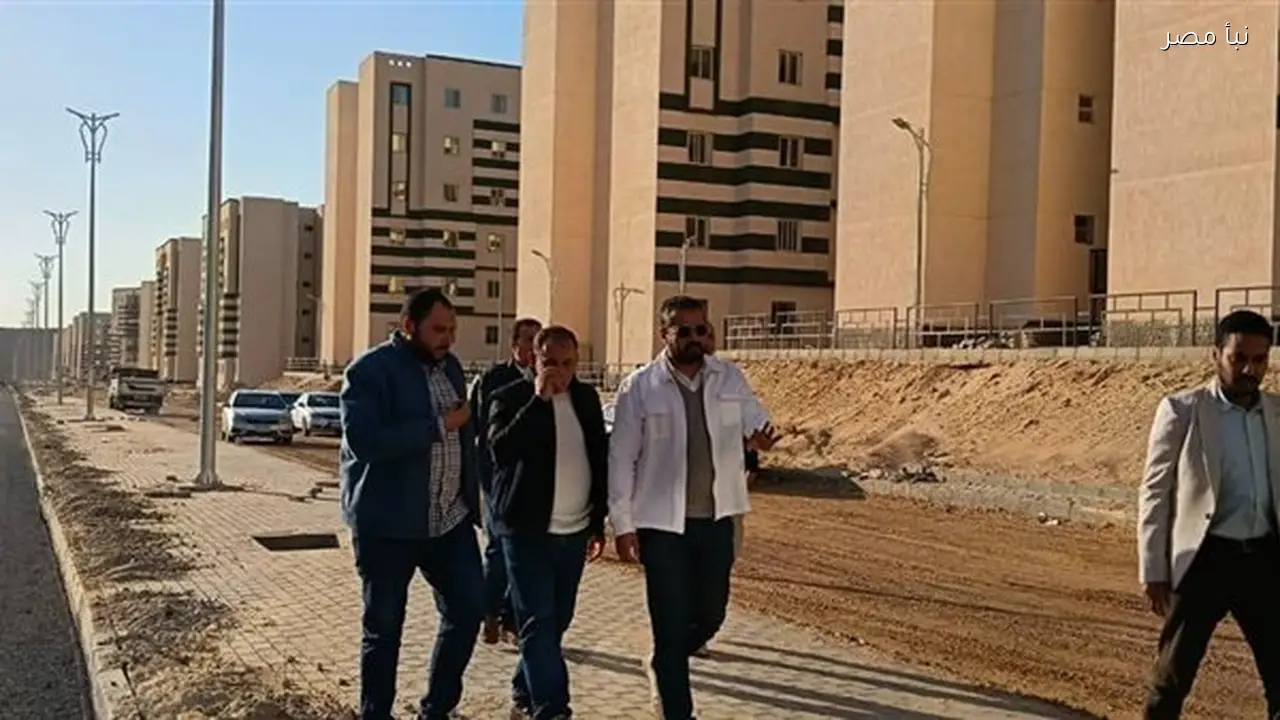 رئيس جهاز العبور الجديدة يزور مشروعات المياه والكهرباء والطرق بالمدينة
