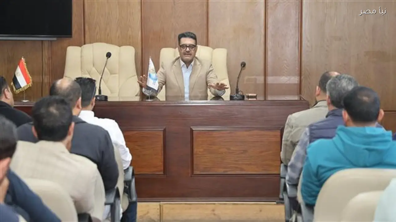 رئيس مياه القليوبية يلتقي المقاولين لزيادة سرعة تنفيذ المشروعات وحل المعوقات