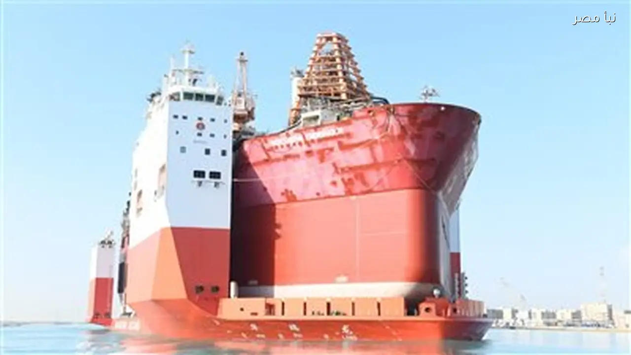 سفينة HUA RUI LONG تعبر قناة السويس ضمن قافلة الجنوب كواحدة من أكبر حاملات المثقلات في العالم