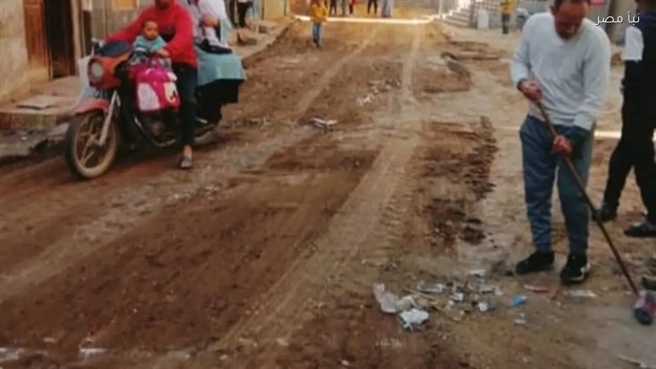 شباب قرية بقنا يطلقون مبادرة لرفع المخلفات وتجميل الشوارع