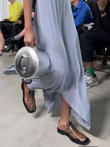 شنطة موسكينو ربيع 2026