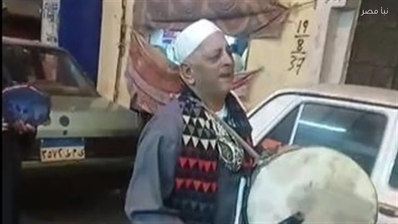 صوت الحارة الذي يقاوم النسيان خلال سحور رمضان يتجسد في عم محمد صابر