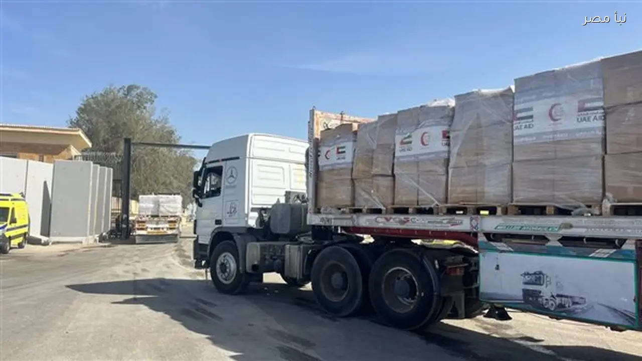 عبور القافلة الإماراتية رقم ثلاثمائة من مصر إلى معبر كرم أبو سالم تمهيدا لدخولها إلى غزة