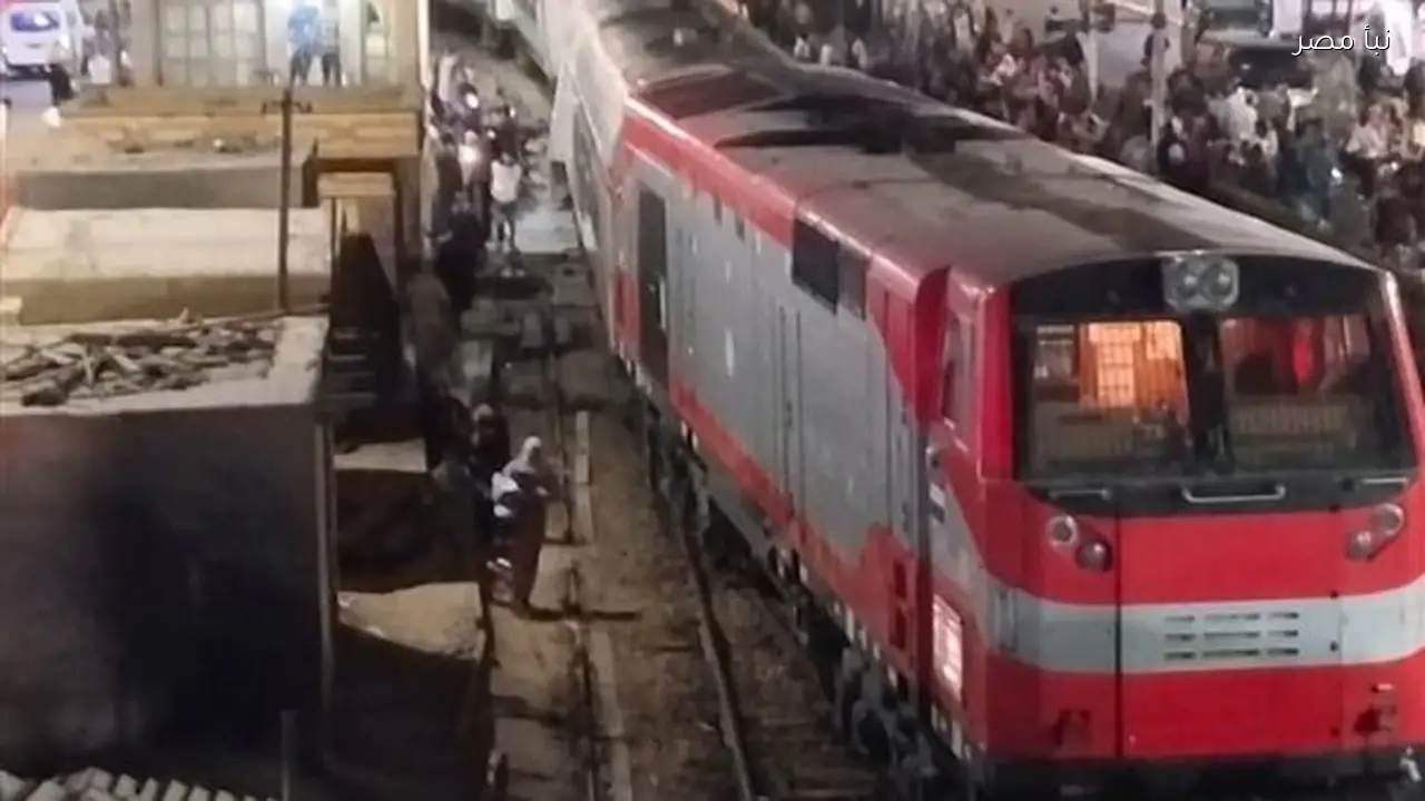عودة حركة القطارات في الأقصر إلى طبيعتها بعد خروجها عن مسارها