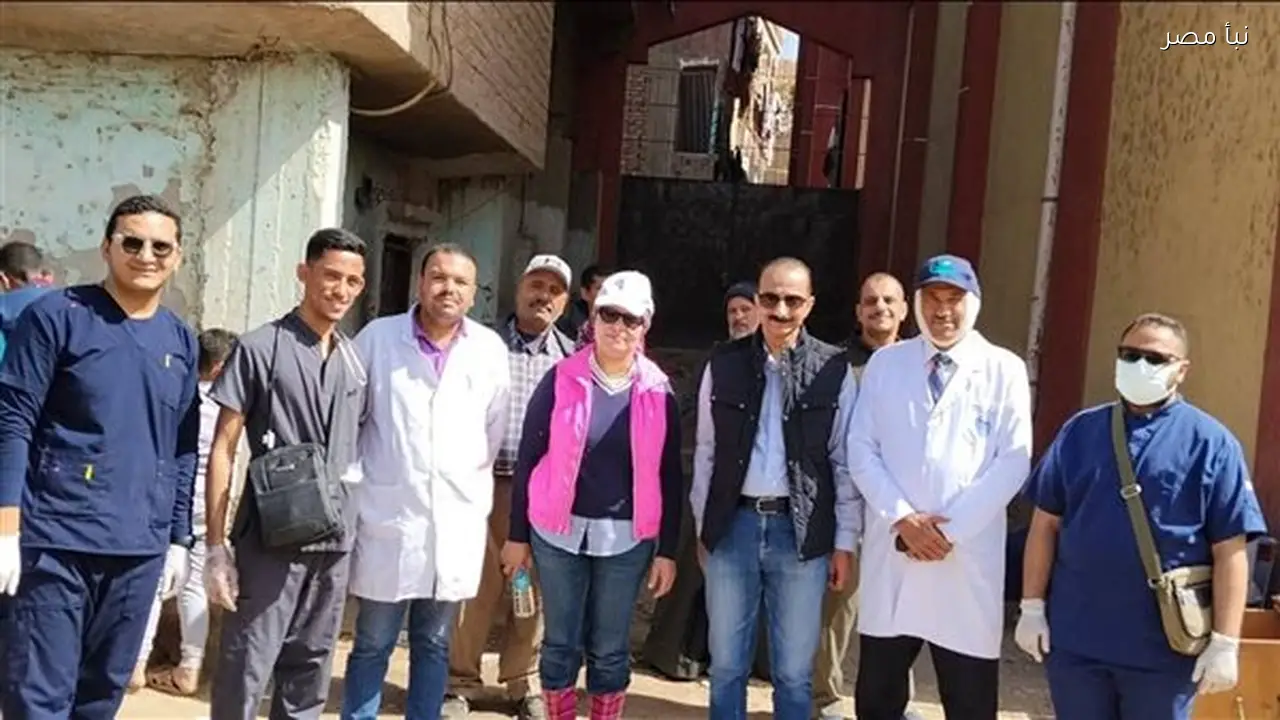 قافلة طبية بيطرية تقدم خدماتها لعلاج الماشية في قرية العونة بساحل سليم بأسيوط