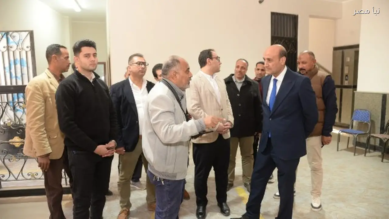 محافظ أسيوط يزور سوق أبنوب الحضري استعدادًا لنقل الباعة الجائلين وتخفيف التكدس المروري