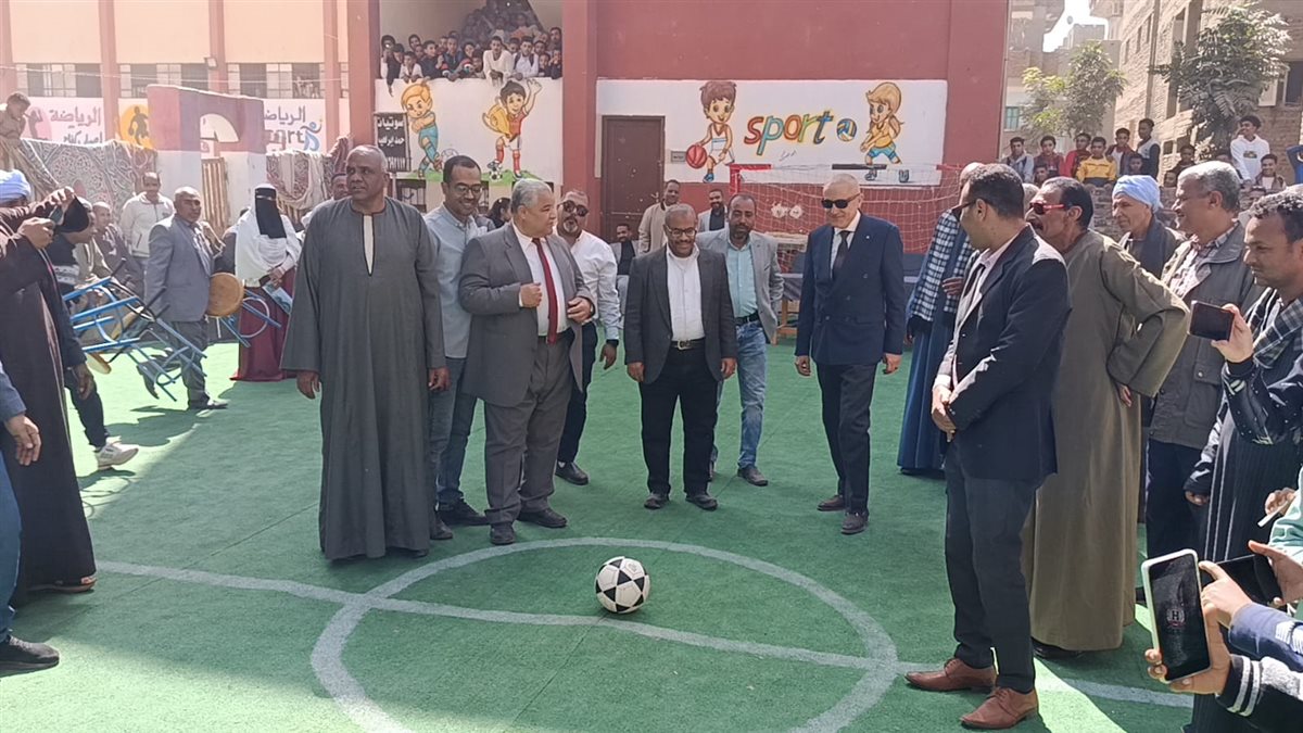 محافظ الأقصر يفتتح مجمع ملاعب العضايمة 