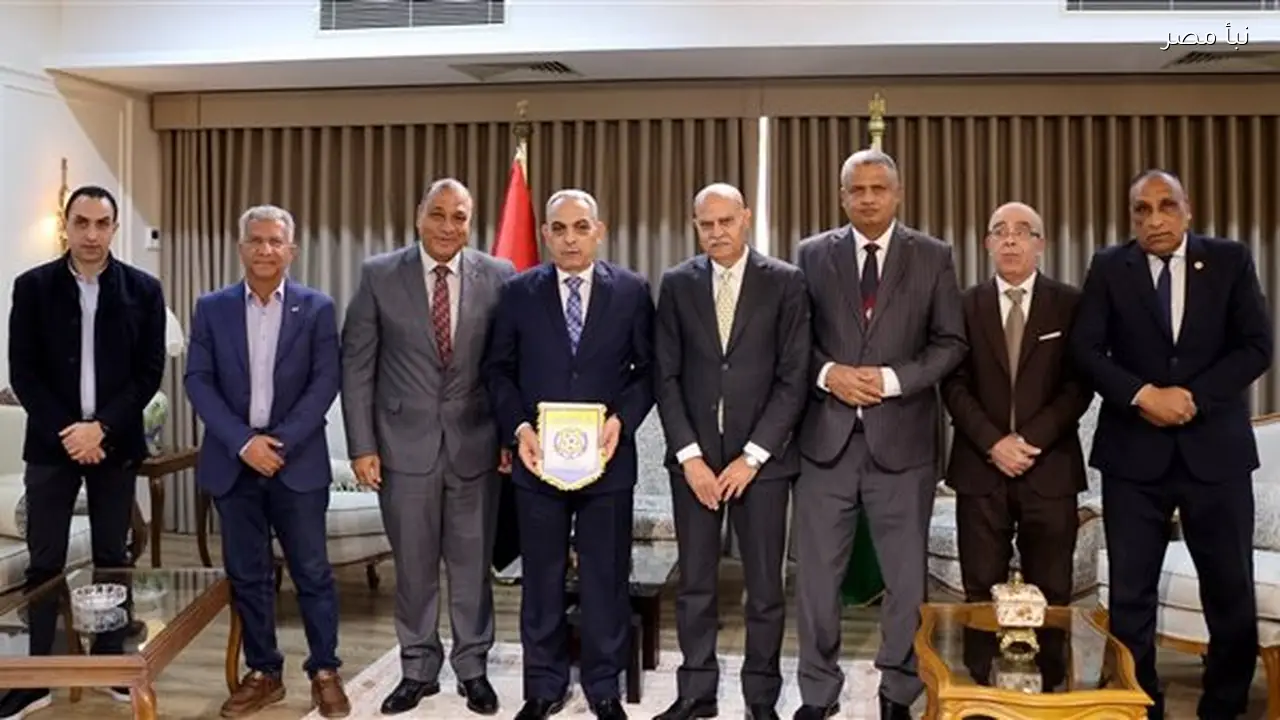 محافظ الإسماعيلية يستقبل اللجنة المعينة لإدارة النادي الإسماعيلي الجديد