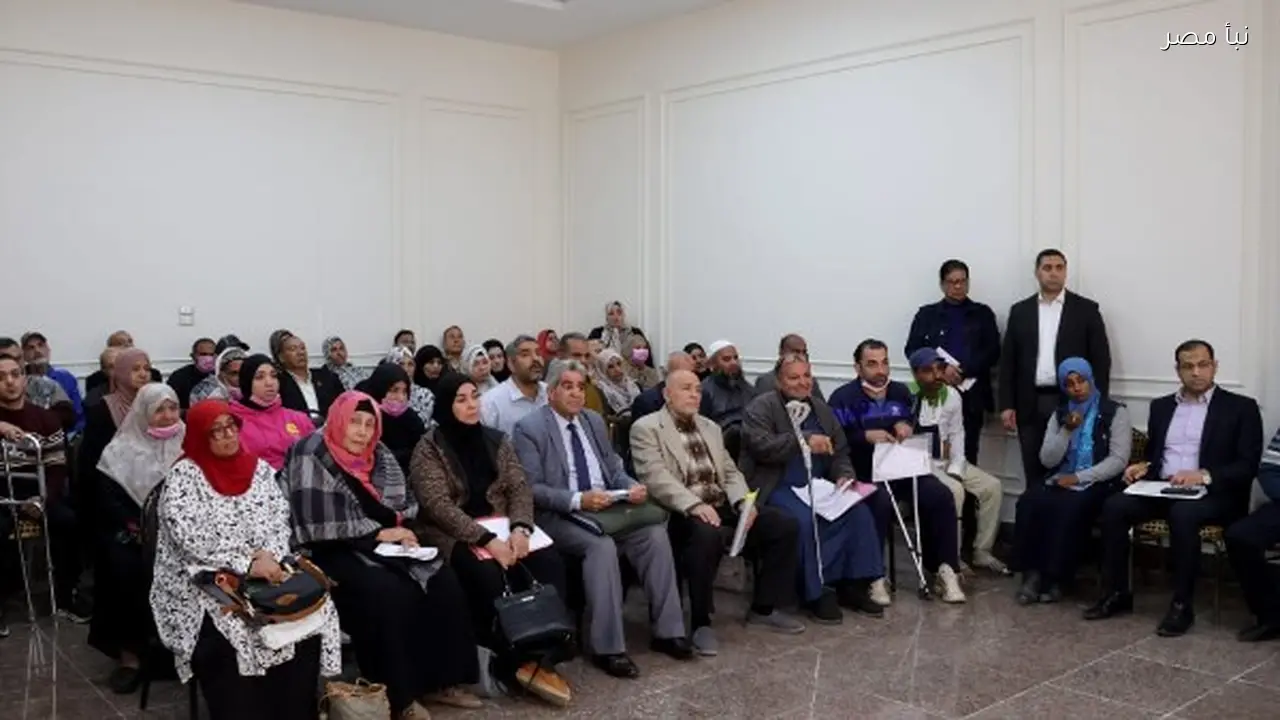 محافظ الإسماعيلية يلتقي المواطنين في أول جلسة بديوان عام المحافظة