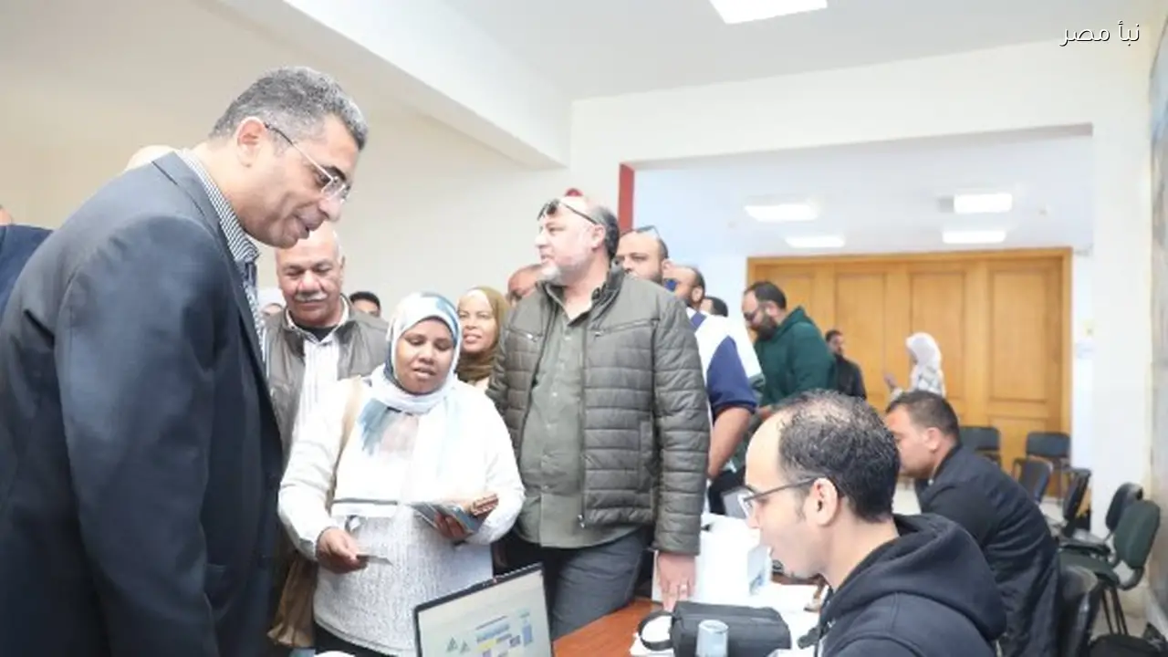 محافظ البحر الأحمر يراقب انتخابات نقابة المهندسين ويؤكد على أهمية الشفافية