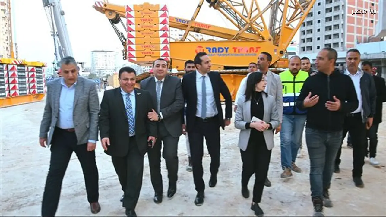 محافظ البحيرة تتابع تقدم أعمال إحلال وتجديد كوبري كفر الدوار العلوي