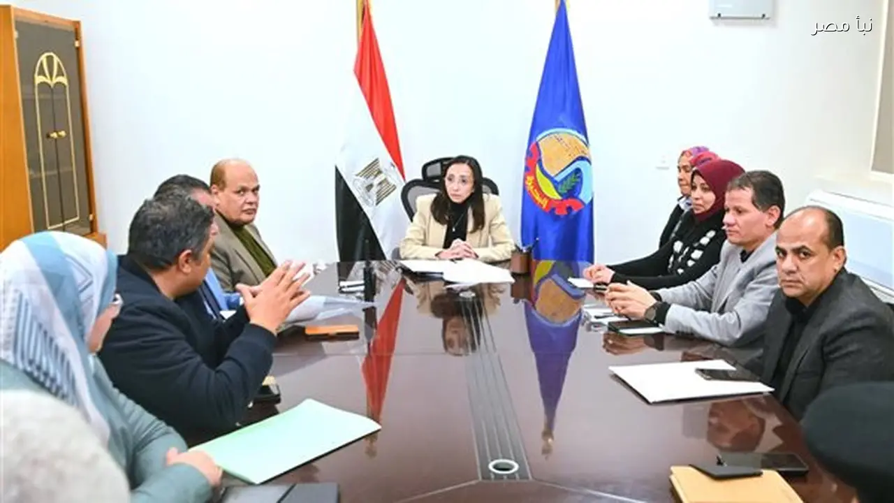 محافظ البحيرة تناقش خطوات تطوير وتنمية مدينة رشيد خلال اجتماع موسع