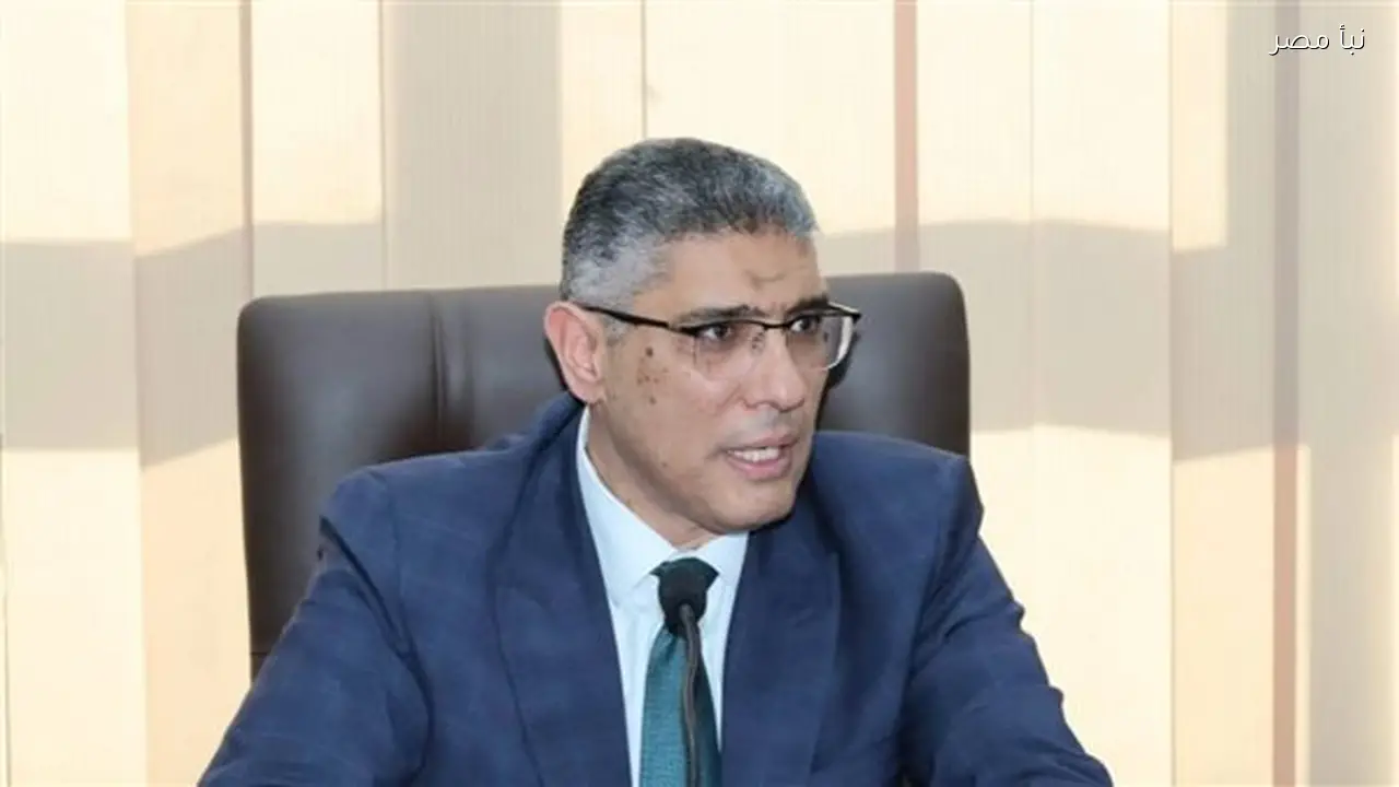 محافظ الجيزة يطلب من المحال التجارية وضع صناديق قمامة أمامها لحماية البيئة