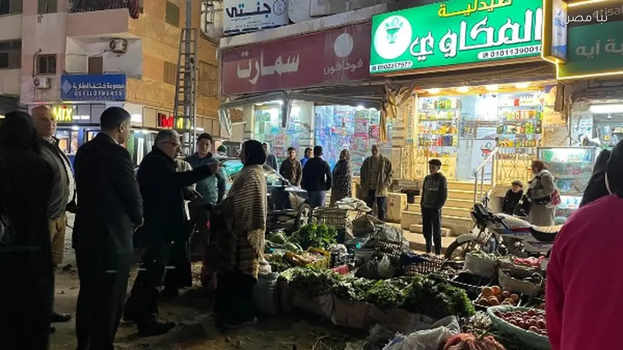 محافظ الدقهلية يزور المعرض الدائم ويطلع على منافذ بيع السلع المتوفرة