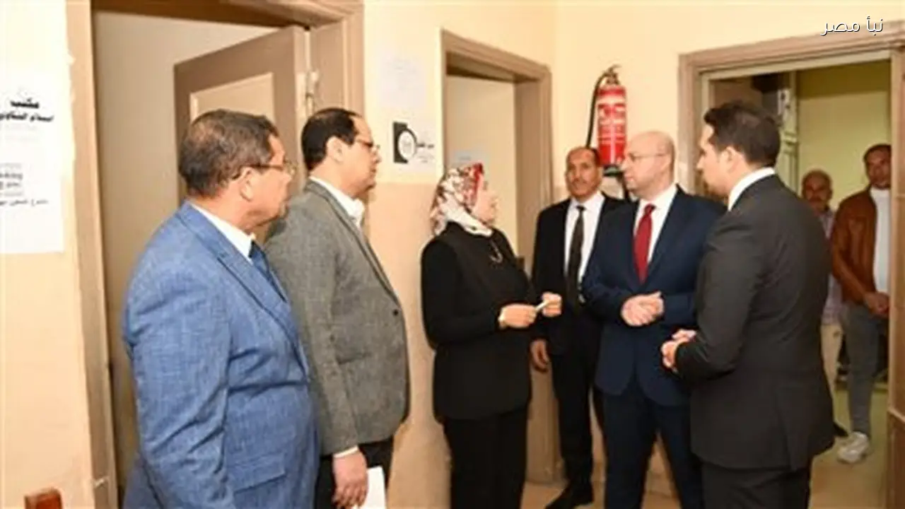 محافظ الفيوم يزور إدارات الديوان العام ويقدم التهاني للعاملين بمناسبة شهر رمضان المبارك