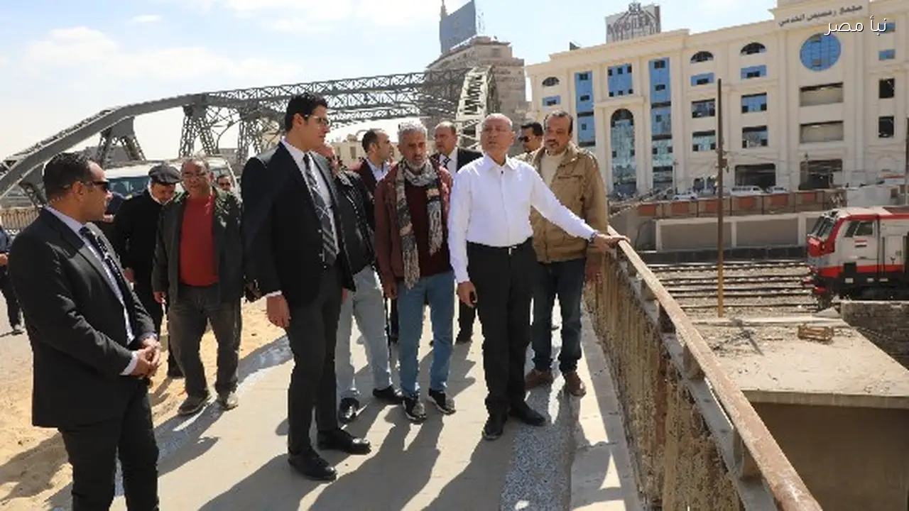 محافظ القاهرة يتابع إجراءات الانضباط في ميدان رمسيس خلال جولة ميدانية