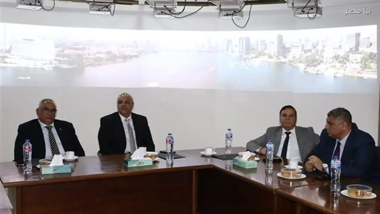 محافظ القليوبية يناقش مع رئيس القومي للتنسيق الحضاري تطوير واجهات الطريق الدائري