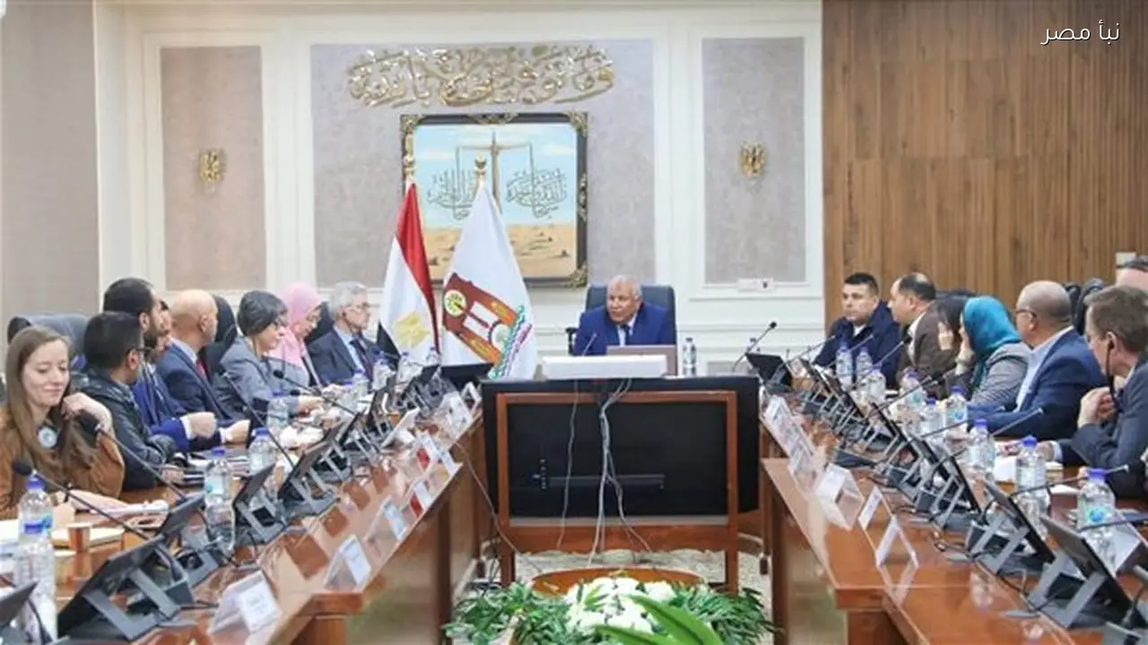 محافظ الوادي الجديد يستقبل وفدي الاتحاد الأوروبي واليونيدو لتعزيز التعاون المشترك