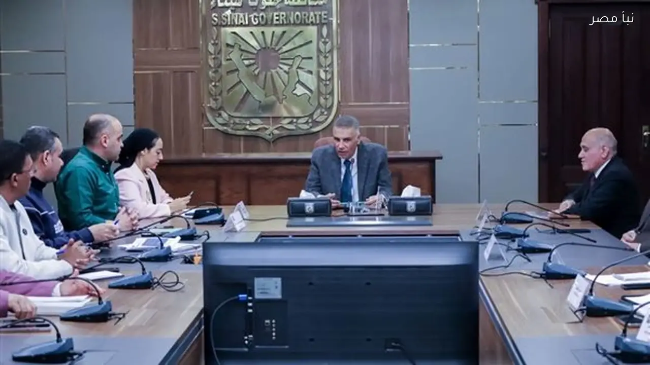محافظ جنوب سيناء يناقش مع جهاز التعمير تفاصيل المشروعات التنموية الجاري تنفيذها