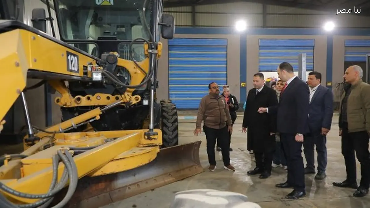 محافظ دمياط يوجه بإعداد تقرير مفصل عن مسارات سيارات المدينة