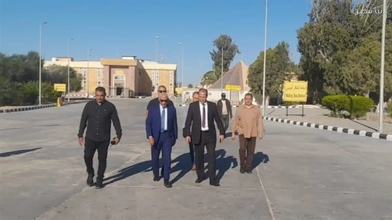 محافظ شمال سيناء يستقبل سفير السويد وفنلندا لتفقد معبر رفح ومخازن الهلال الأحمر