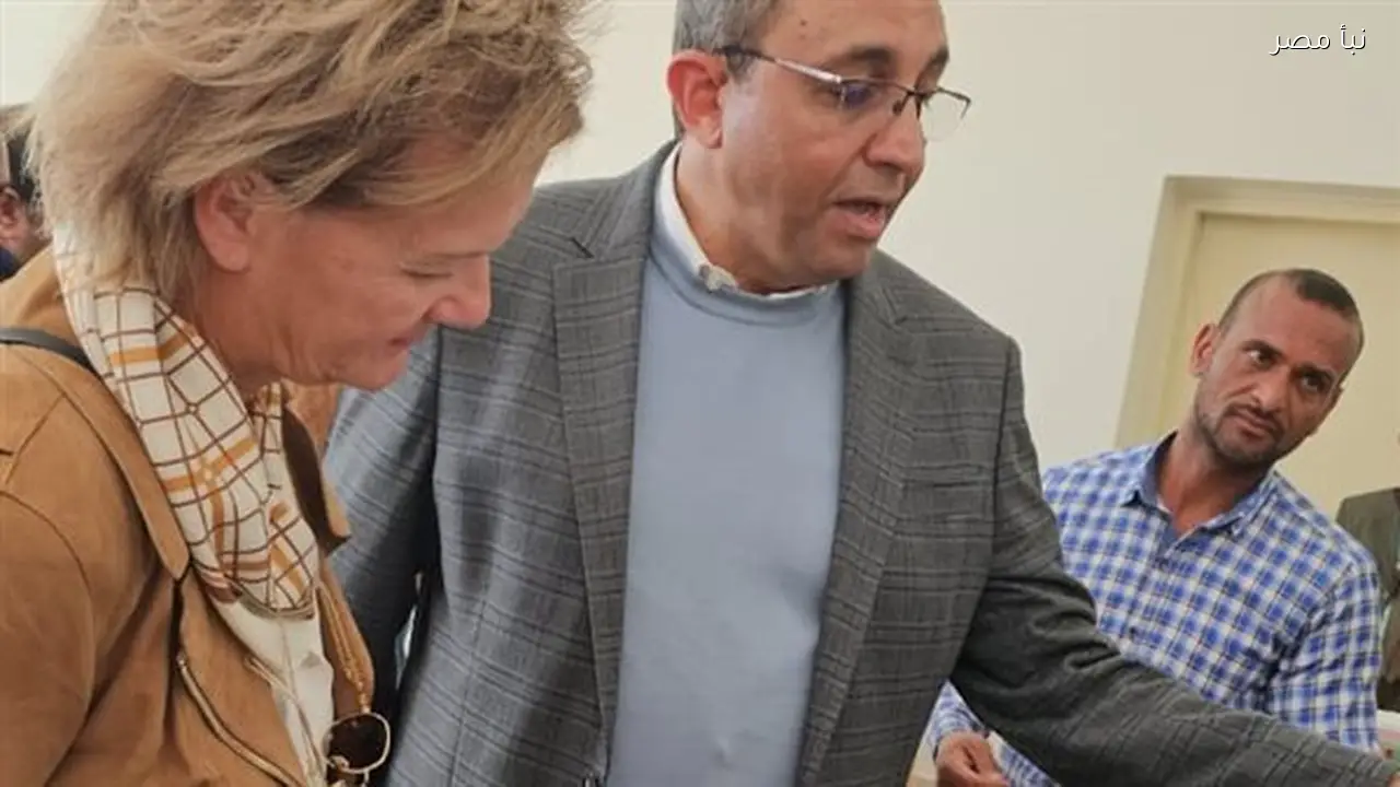 محافظ قنا وسفيرة الاتحاد الأوروبي يتفقدان مشروع تطوير كورنيش النيل ويستعرضان معرض الحرف التراثية