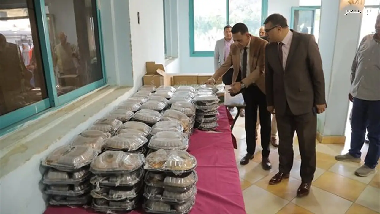 محافظ قنا يتفقد مبادرة مطبخ المحروسة التي تقدم 900 وجبة يوميا للأسر المستحقة