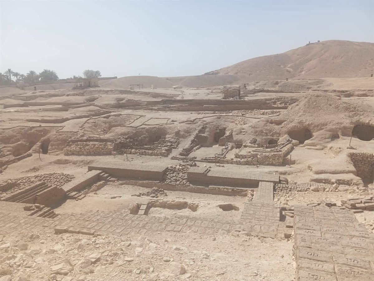 حفائر البعثة الإسبانية بمقبرة 