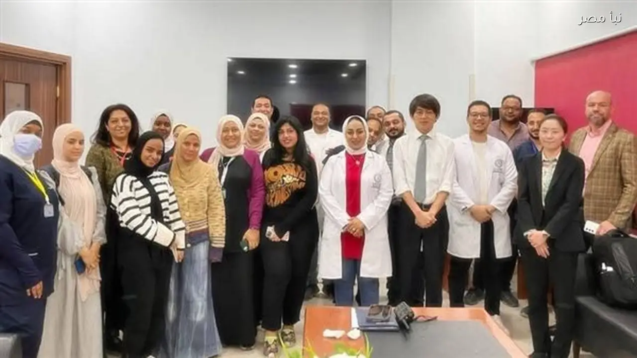 مدير فرع هيئة الرعاية الصحية بأسوان يتابع مشروع تحسين تجربة المريض بشكل مباشر