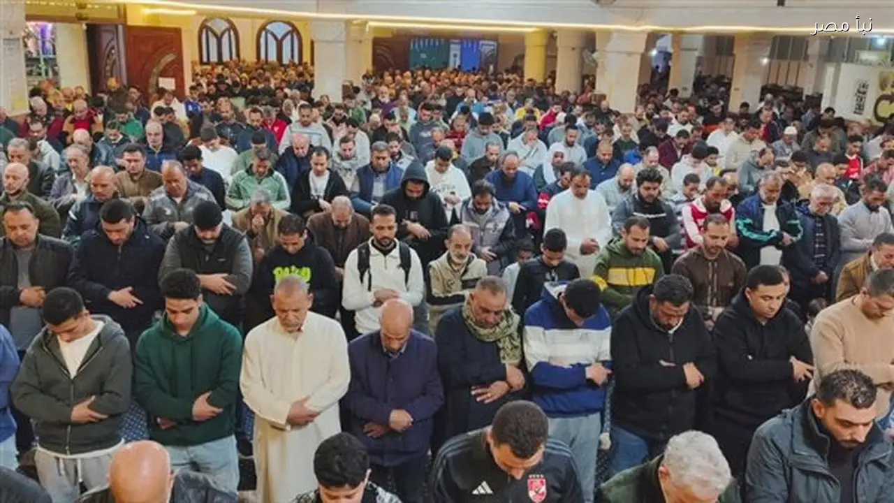 مساجد الإسكندرية تشهد إقبالاً كبيراً من المصلين في بداية شهر رمضان المبارك