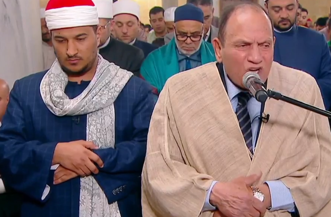 أحمد نعينع أثناء القراءة