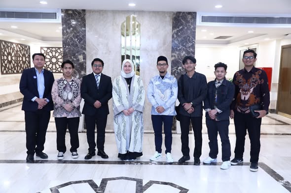 مستشارة شيخ الأزهر تستقبل وفد رابطة المؤسسات بإندونيسيا لدعم الجهود الرامية إلى تطوير تعليم اللغة العربية للناطقين بغيرها